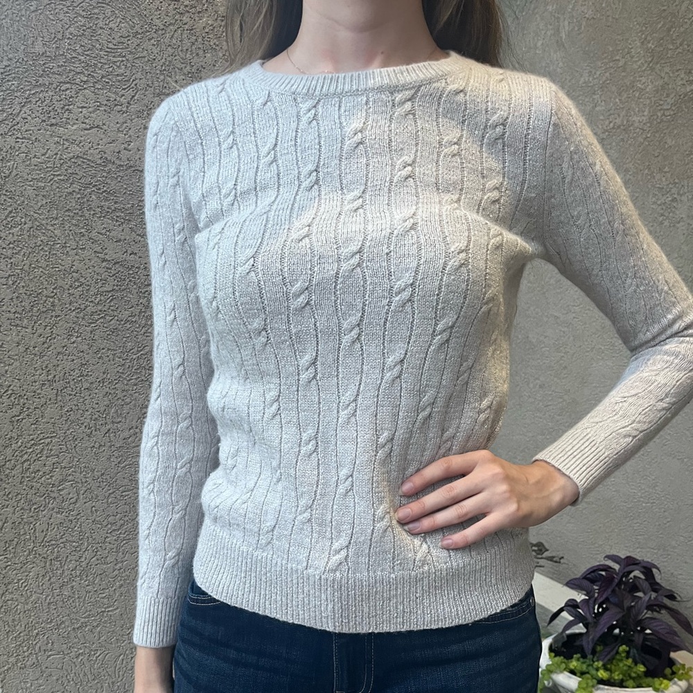 Cute Loft sweater. Sequins. XXS